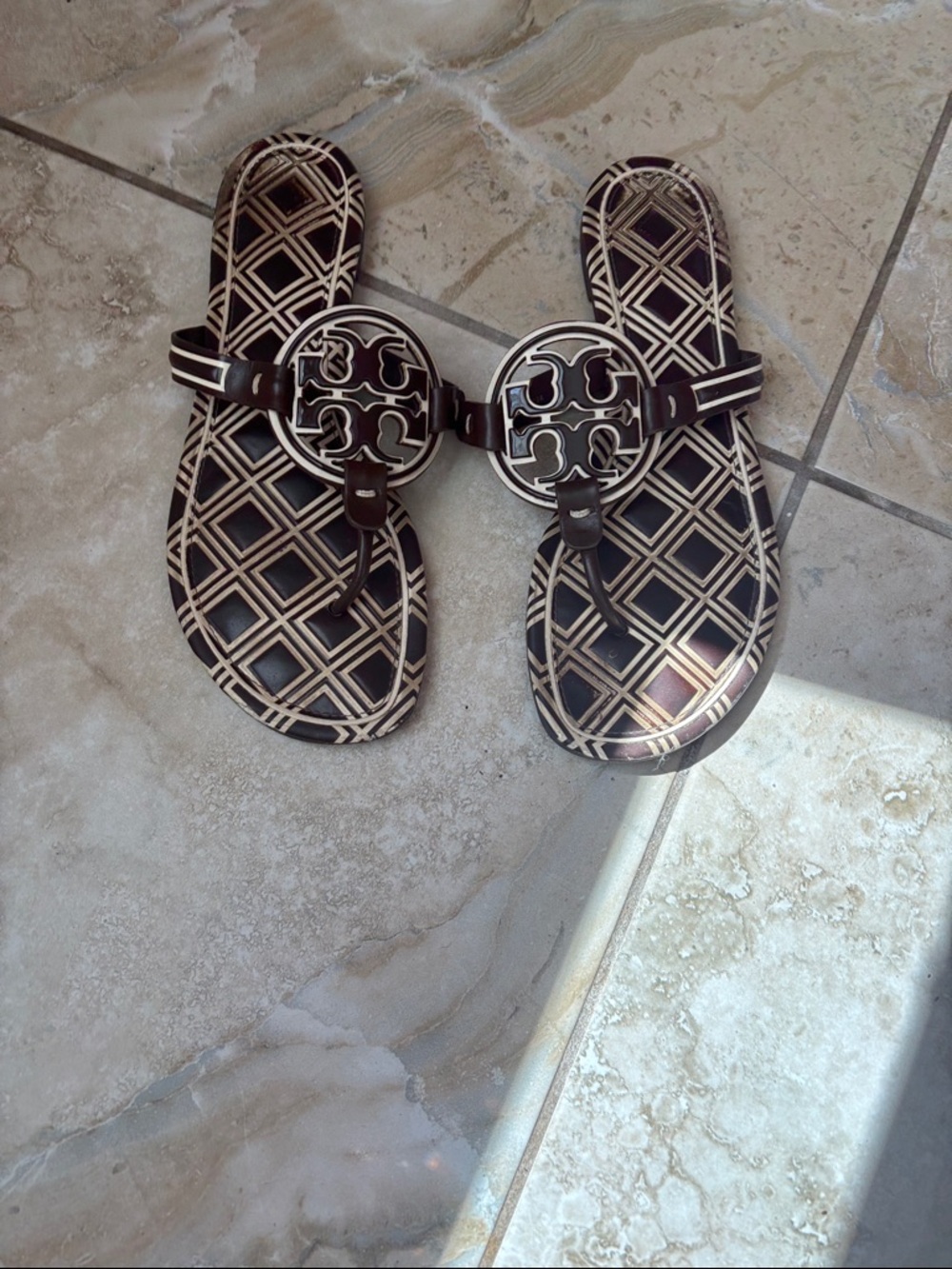 Tory Burch Dark Brown Logo Thong Sandals with Cream Geometric Insole